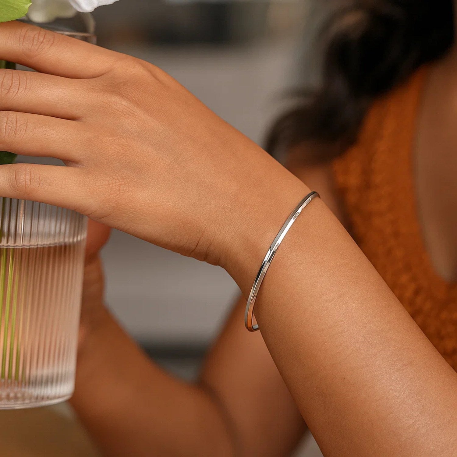 14K White Gold Knife Edge Bangle